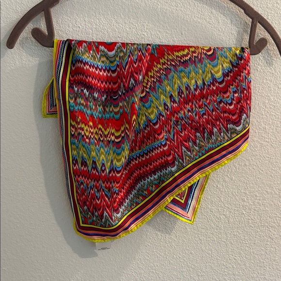 Colorful Zigzag Pattern Scarf - Picture 2 of 3